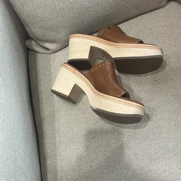 Frye Brown Leather Mules with Chunky Sole New - Picture 2 of 2